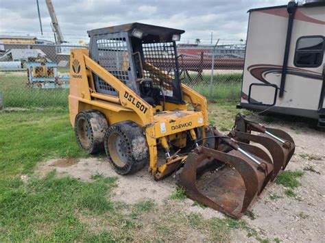 daewoo skid steer specs|daewoo 902 skid steer.